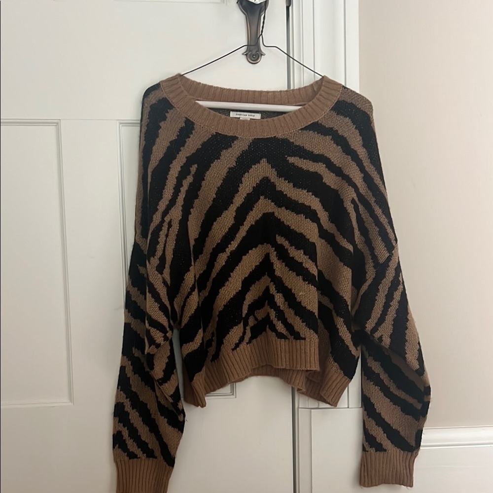 American Eagle Outfitters Black and Tan Crew Neck Sweater